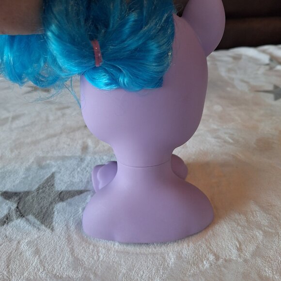 2020 My Little Pony Izzy Moonbow Styling Head Bust Brushable Hair MLP - Picture 8 of 11